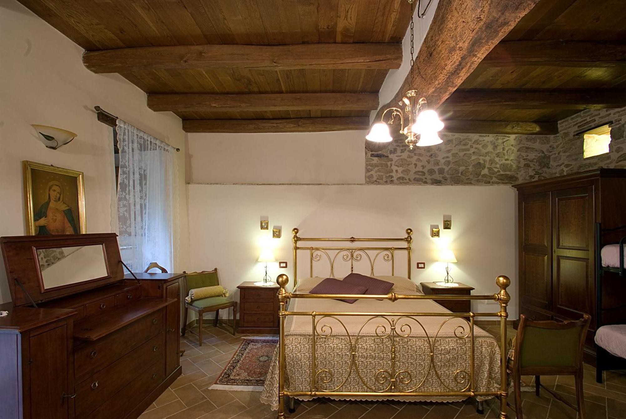 Casale Del Monsignore Spoleto Habitación foto